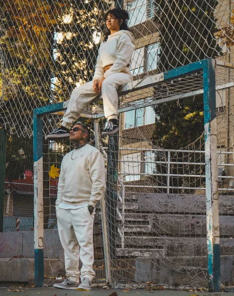 imagen-urbana_pareja_porteria-de-futbol