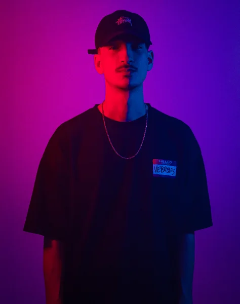 retrato_degradado-rosa-y-morado_moderno